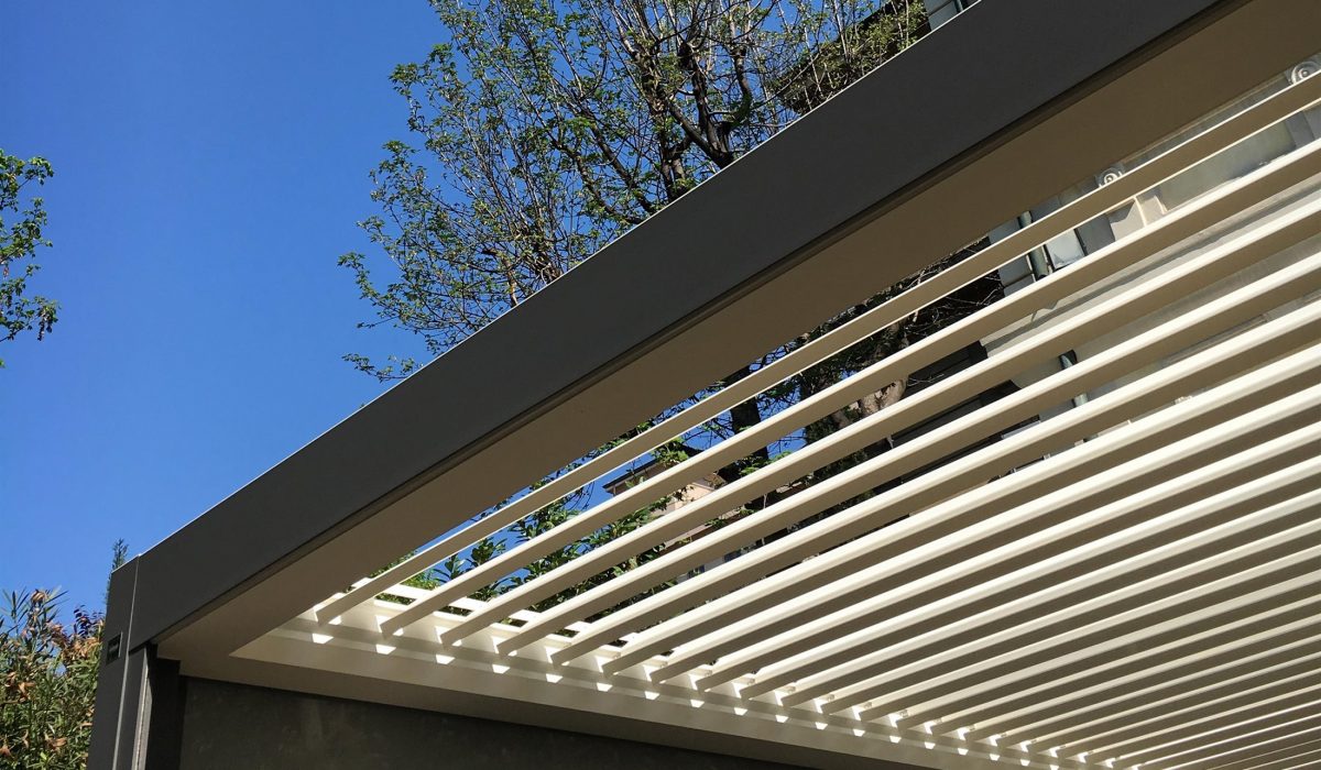 Pergola-Bioclimatique-Exterieur-Valais-Pergola-BioclimaticsMaestro3