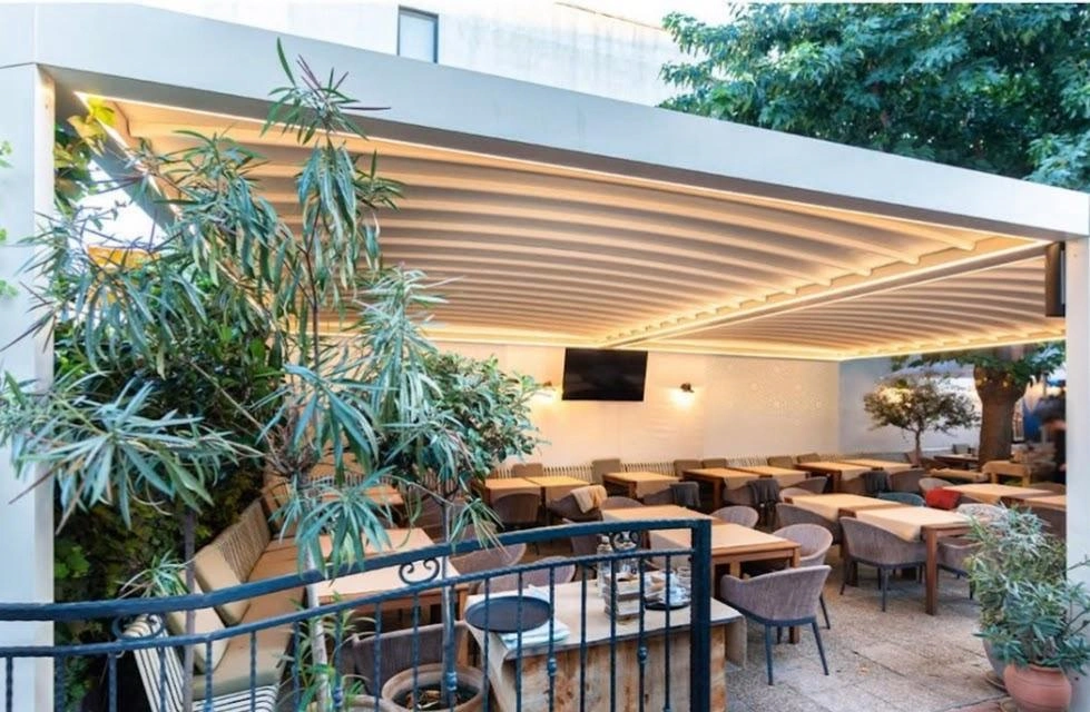 Pergola à toile rétractable à Morges