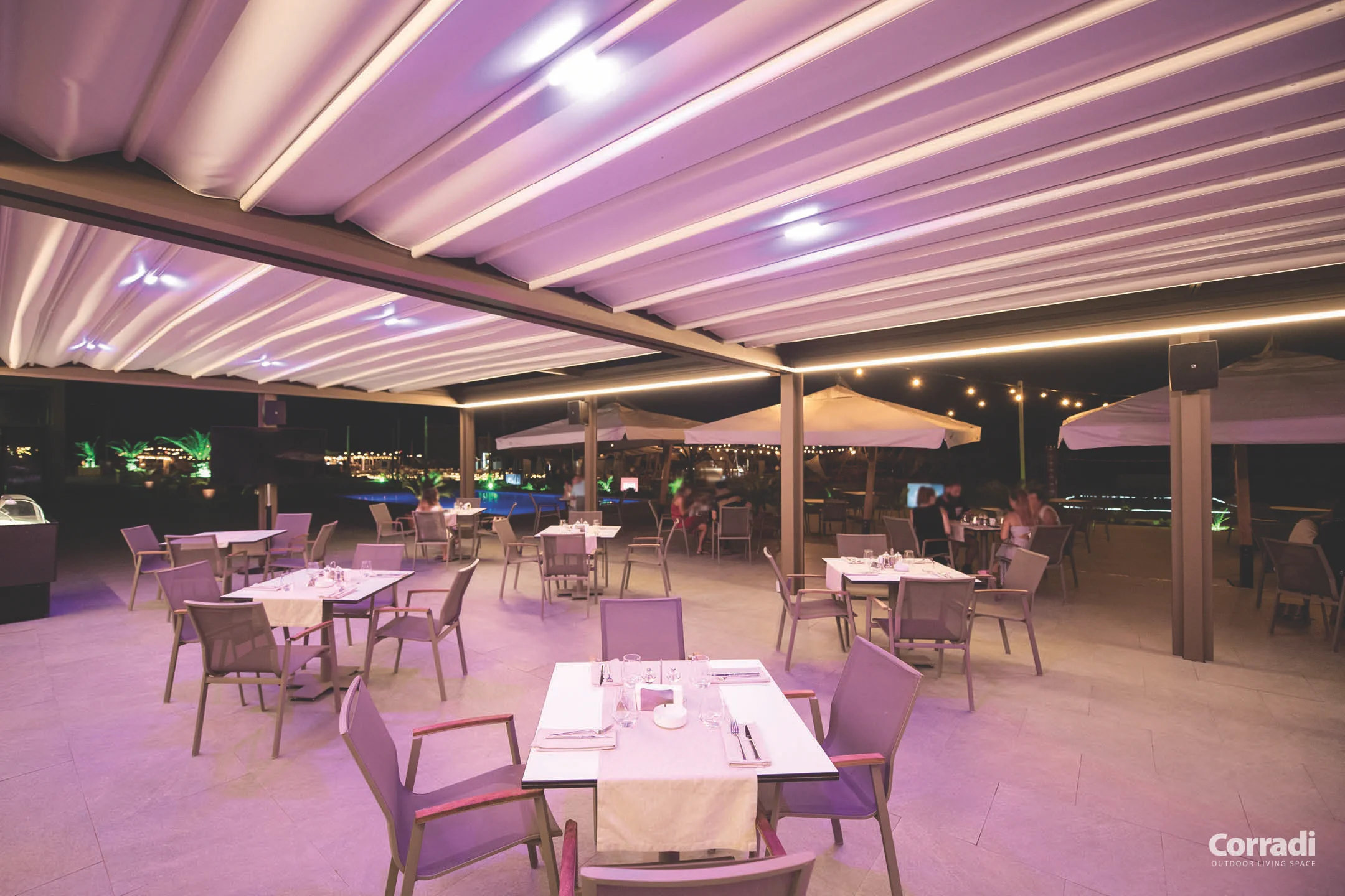 Pergola toile rétractable haut de gamme sur terrasse