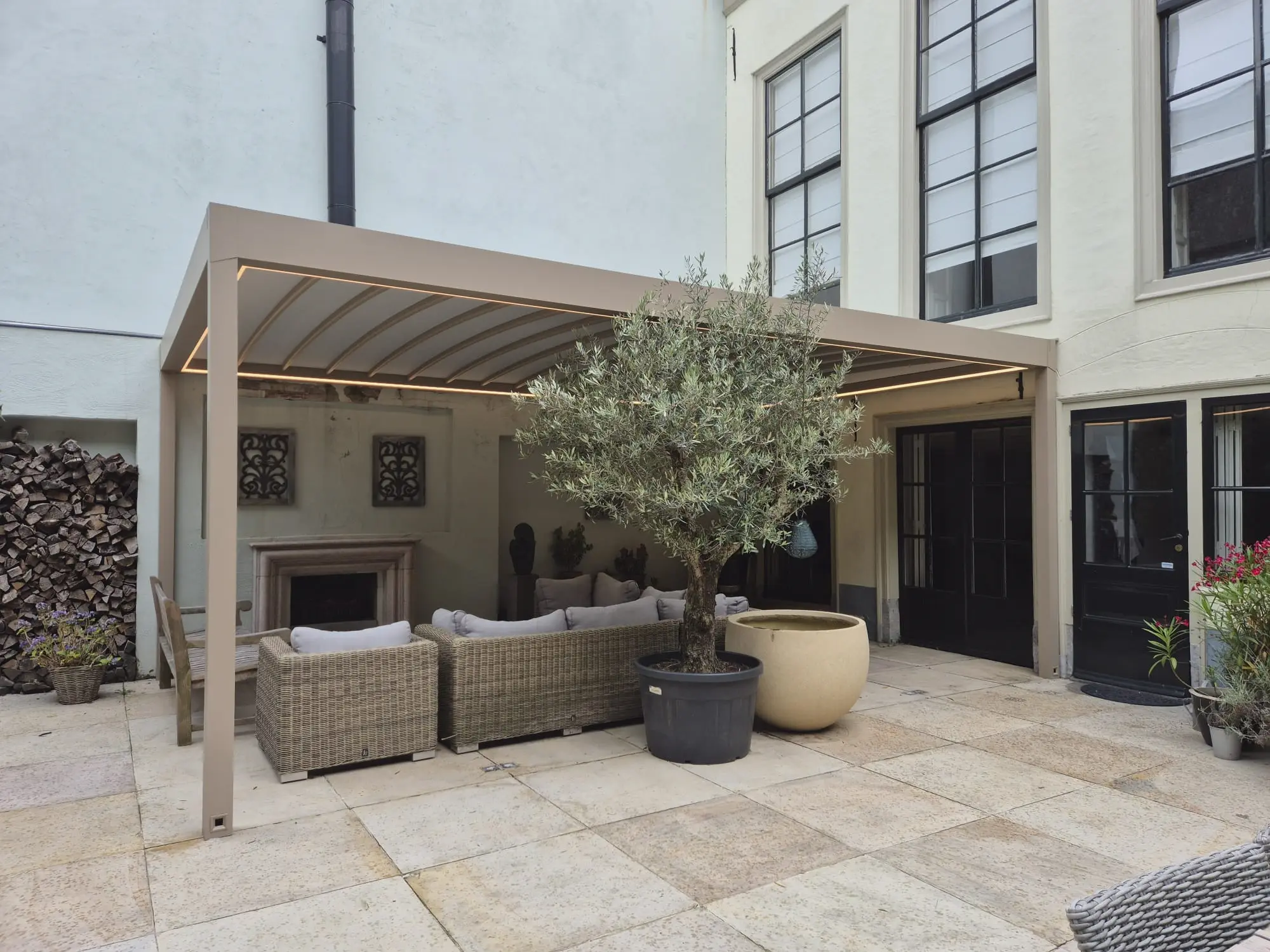 Pergola à toile rétractable à Neuchâtel