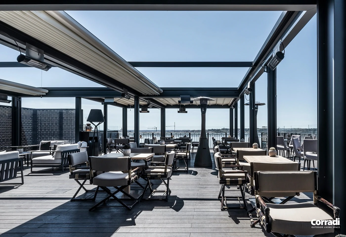 Pergola à toile rétractable ouverte – usage estival