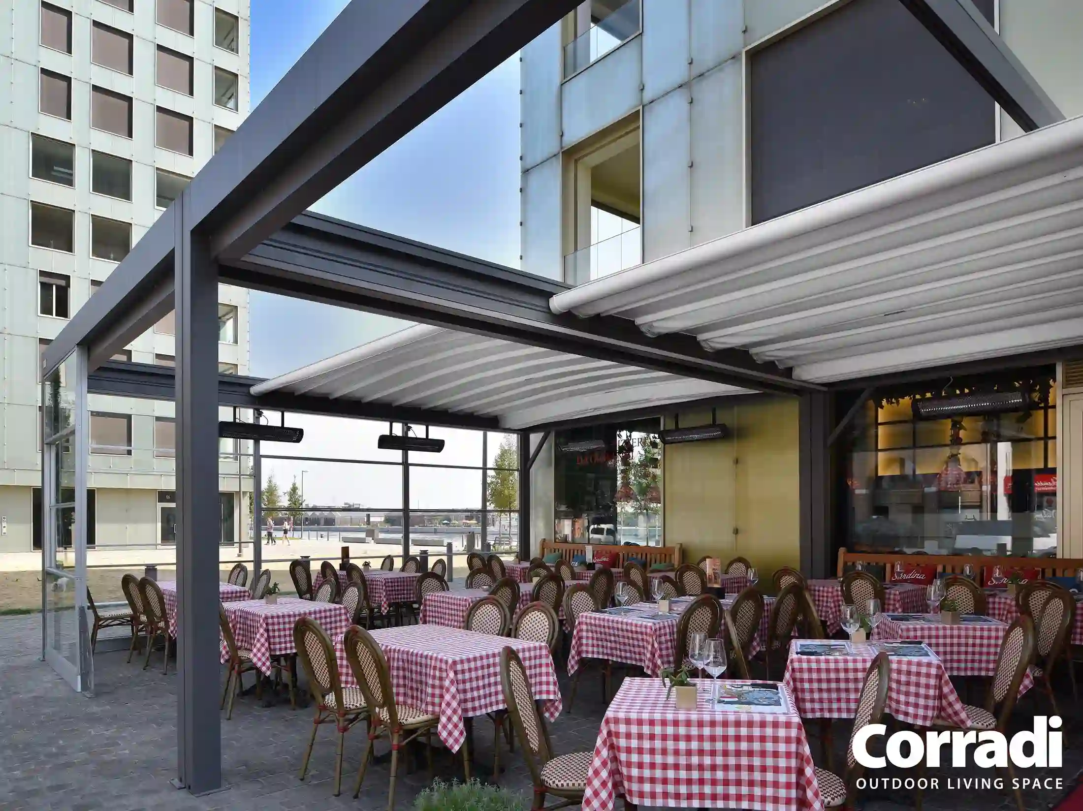 Pergola à toile rétractable Maestro premium