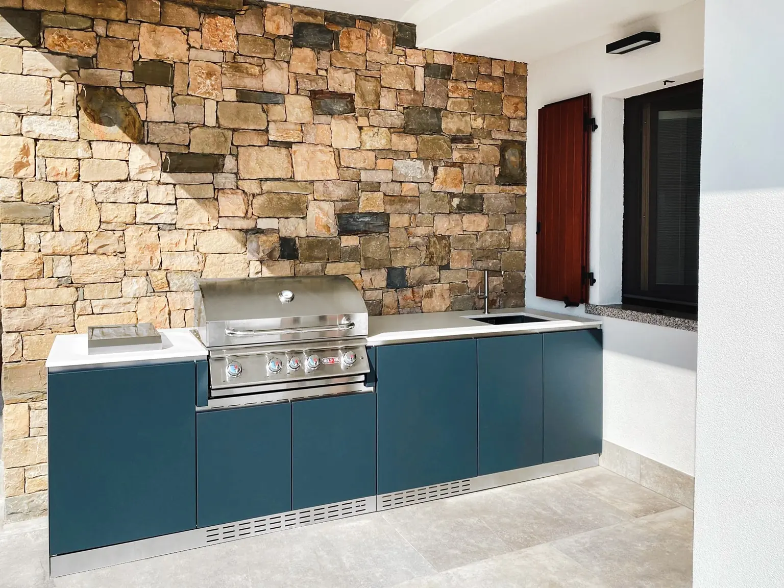 Cuisine extérieure haut de gamme dans le canton de Neuchâtel – Outdoor StudioDesign