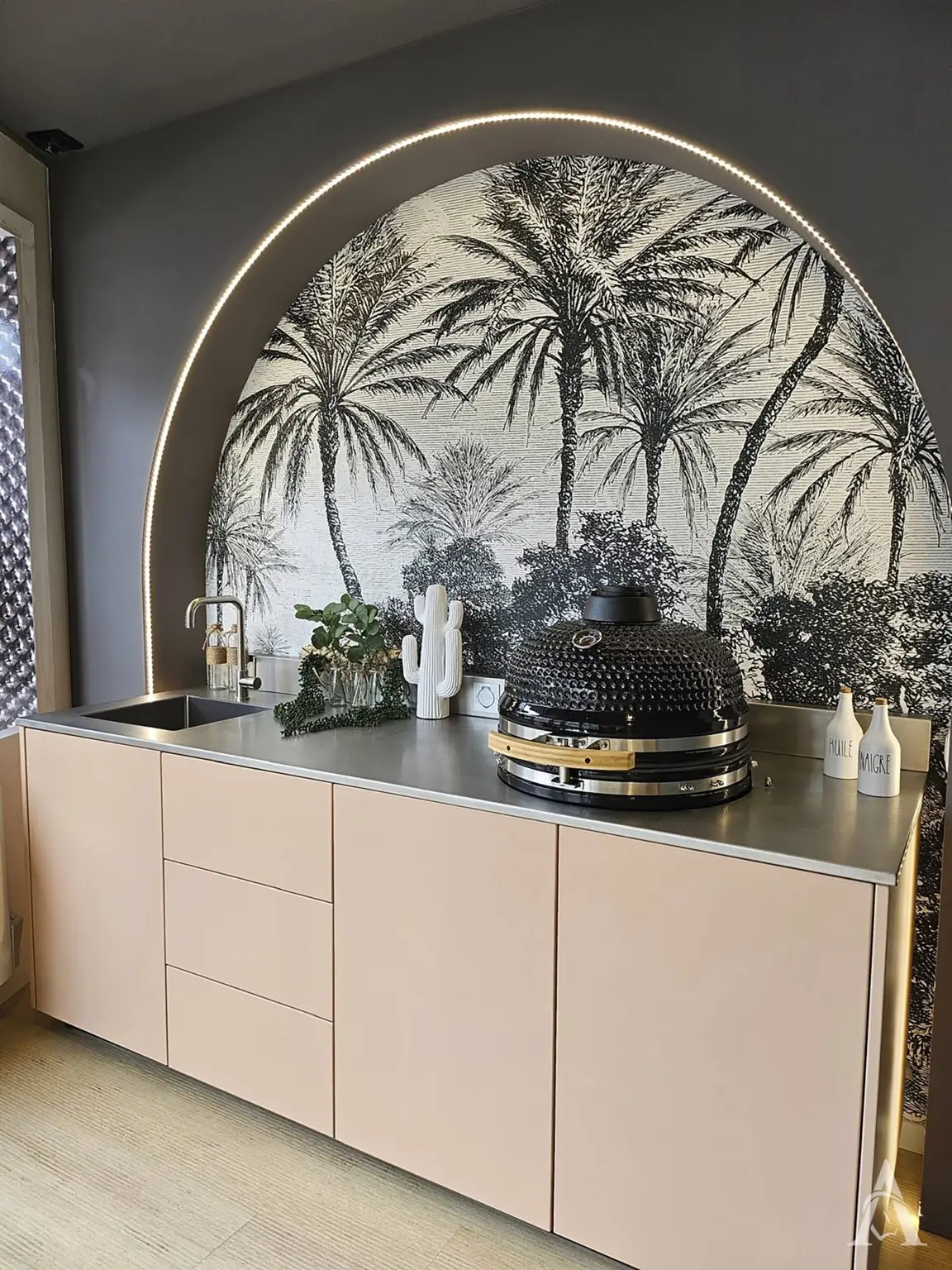 Cuisine extérieure haut de gamme intégrée à un pool house dans le canton de Vaud