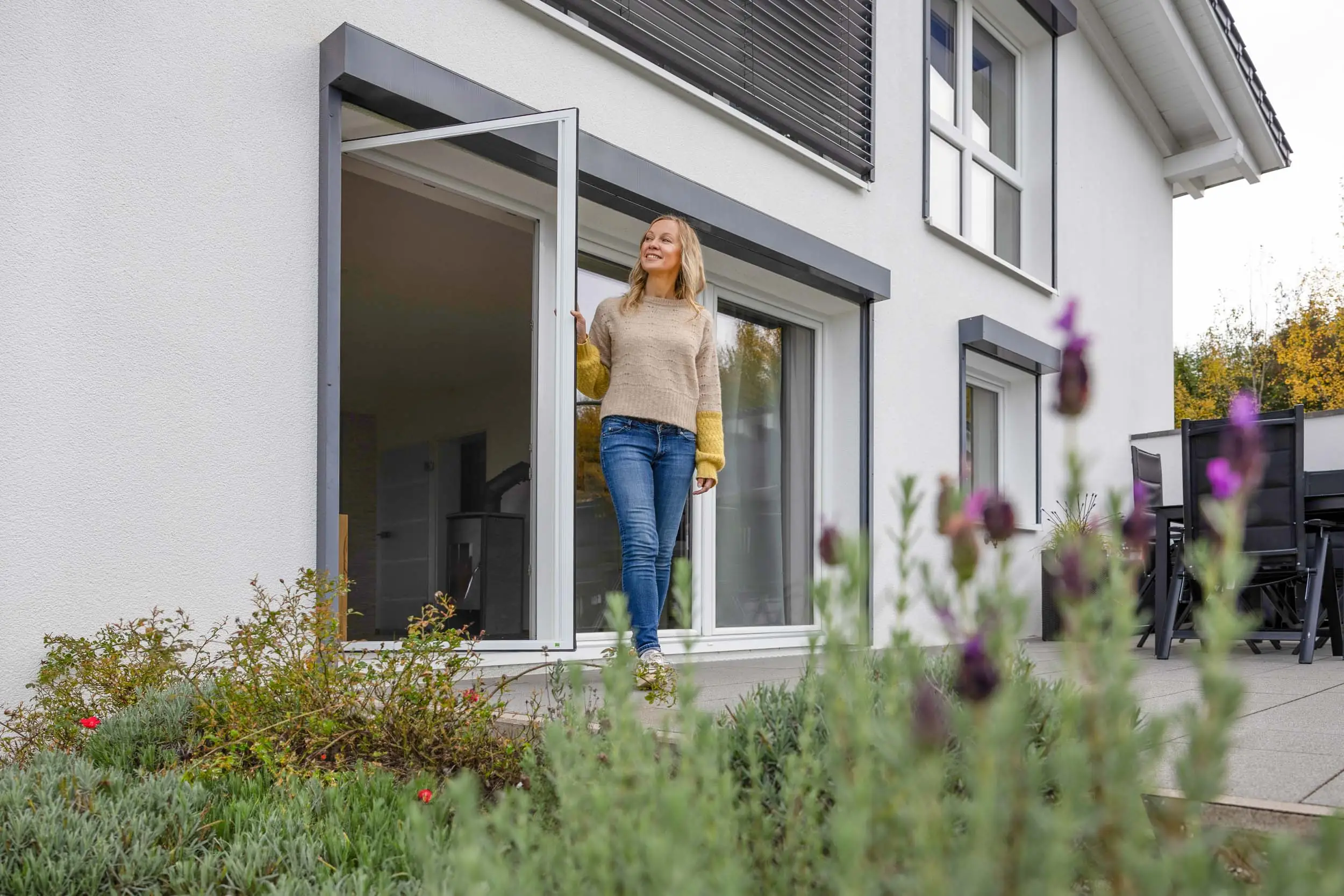 Moustiquaire porte-fenêtre à Genève – battante / plissée