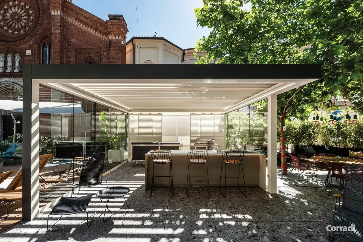 Pergola bioclimatique IMAGO premium en Suisse romande