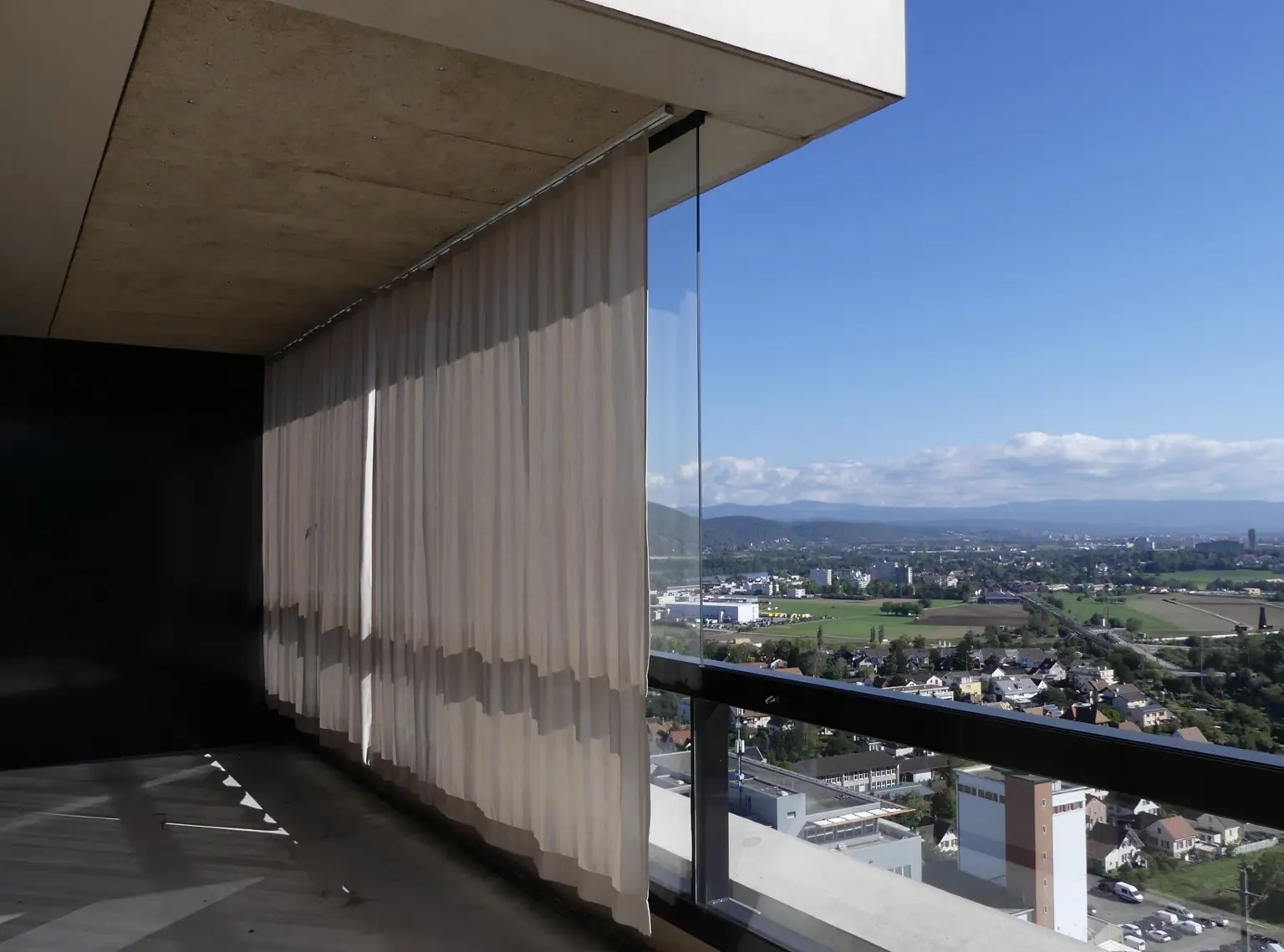 Rideaux extérieurs pour pergola en Suisse romande